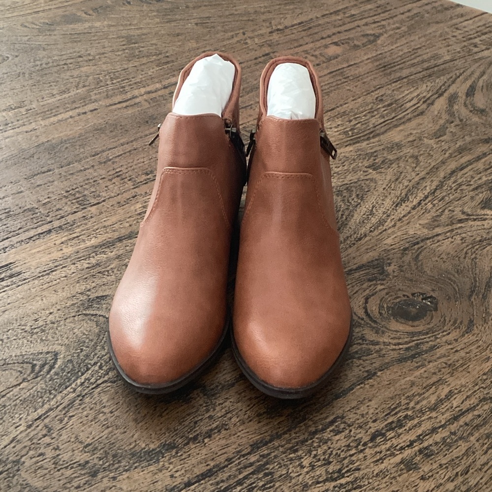 Stylish Brown Ankle Boots with Zipper